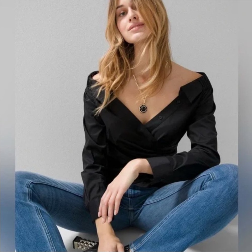 NWOT’s White House Black Market Off-Shoulder Black Poplin Shirt Sz 4